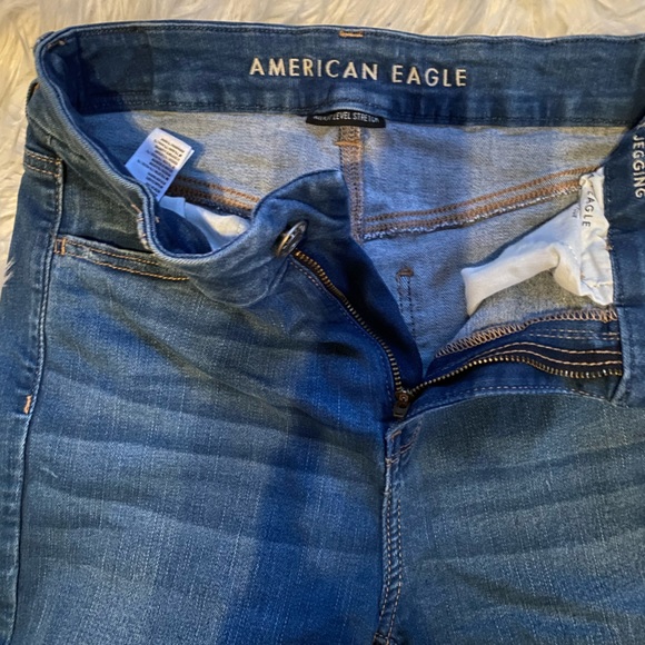 Dark wash American Eagle curvy high rise jeggings- jeans Next Level Stretch - Picture 2 of 4